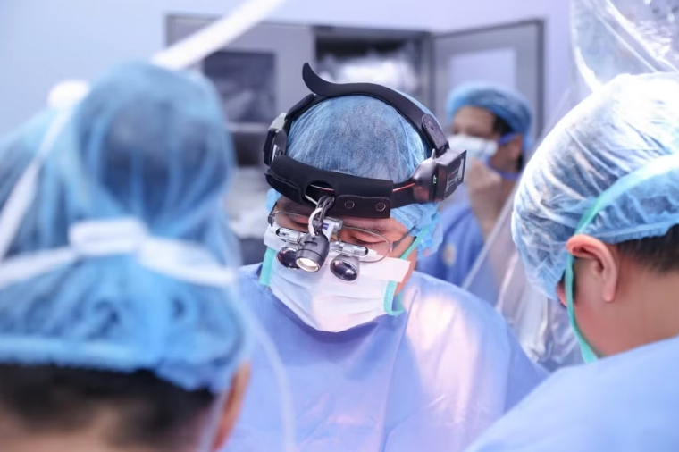 Hai lần ghép tim trong 3 ngày, giành lại sự sống cho bệnh nhân nguy kịch Hai lần ghép tim trong 3 ngày, giành lại sự sống cho bệnh nhân nguy kịch