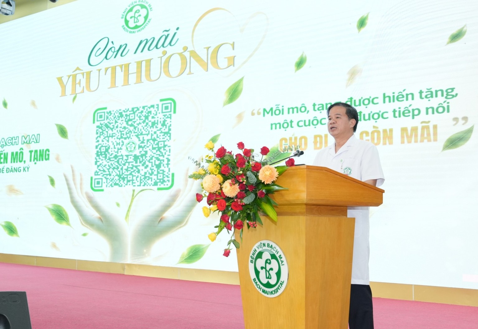 Nhiều cán bộ, nhân viên, bác sĩ của Bệnh viện Bạch Mai đăng ký hiến mô, tạng cứu người