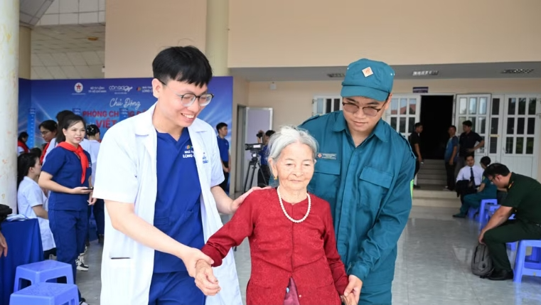 Chung tay chăm sóc sức khỏe cho người dân đặc khu Côn Đảo