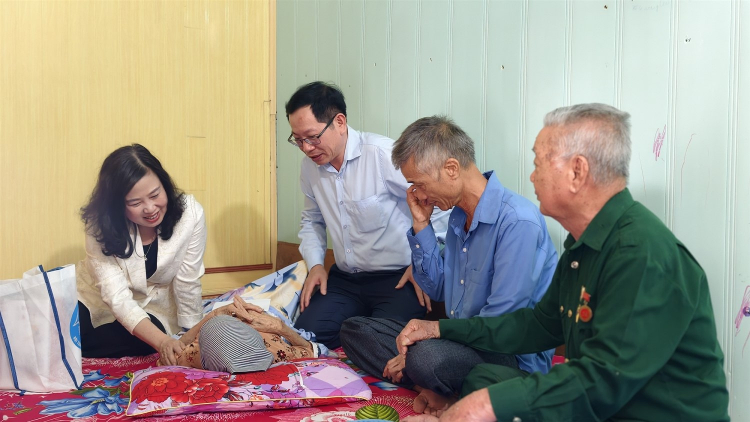 Bộ Y tế khuyến khích sinh đủ hai con trước 35 tuổi Bộ Y tế khuyến khích sinh đủ hai con trước 35 tuổi
