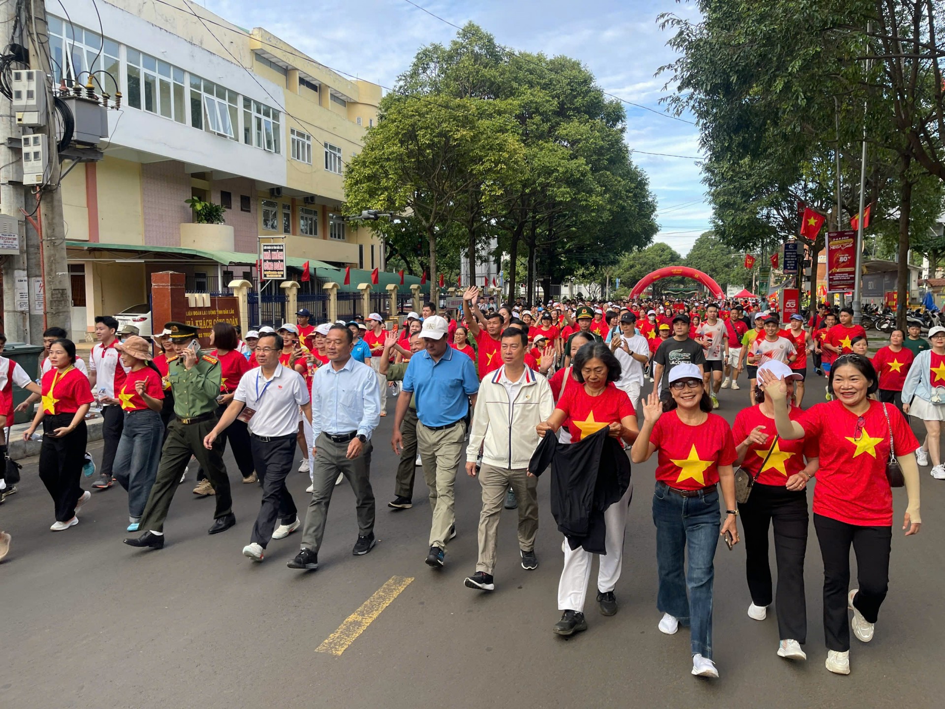 Đắk Lắk: Sải bước vì một Việt Nam khoẻ mạnh Đắk Lắk: Sải bước vì một Việt Nam khoẻ mạnh