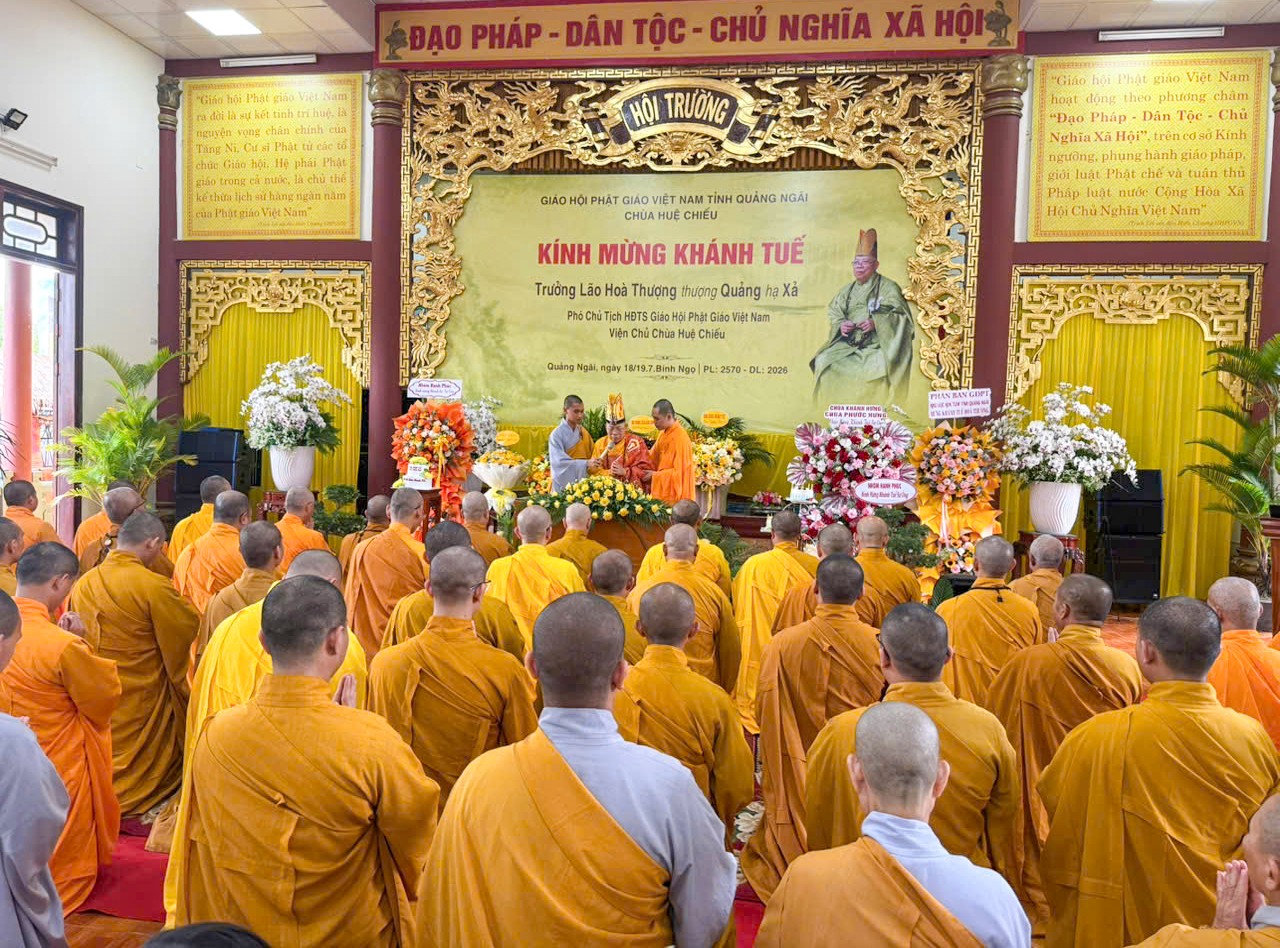 Quảng Ngãi: Trang nghiêm lễ khánh tuế Trưởng lão Hòa thượng Thích Quảng Xả