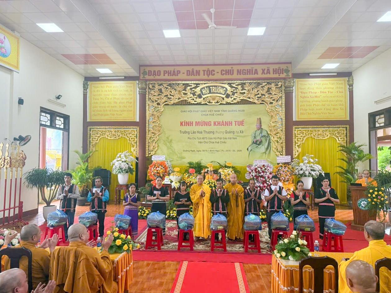Quảng Ngãi: Trang nghiêm lễ khánh tuế Trưởng lão Hòa thượng Thích Quảng Xả
