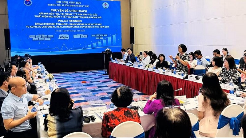 Khơi thông các nguồn lực tài chính hướng tới bảo hiểm y tế toàn dân Khơi thông các nguồn lực tài chính hướng tới bảo hiểm y tế toàn dân