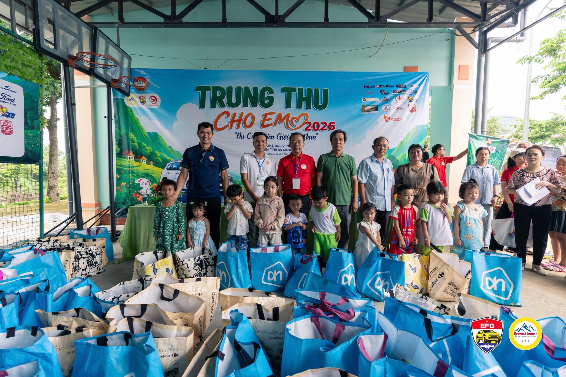 An Giang: Hơn 1.000 phần quà trao gửi yêu thương qua chương trình “Trung thu cho em 2026 – Nụ cười biên giới Tây Nam” An Giang: Chương trình “ Trung thu cho em 2026 – Nụ cười biên giới Tây Nam”. Hơn 1.000 phần quà trao gửi yêu thương nơi biên giới.