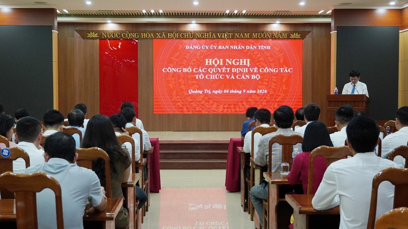 Quảng Trị: Kiện toàn tổ chức Đảng, công bố các quyết định về công tác cán bộ thuộc Đảng bộ UBND tỉnh Quảng Trị: Kiện toàn tổ chức Đảng, công bố các quyết định về công tác cán bộ thuộc Đảng bộ UBND tỉnh
