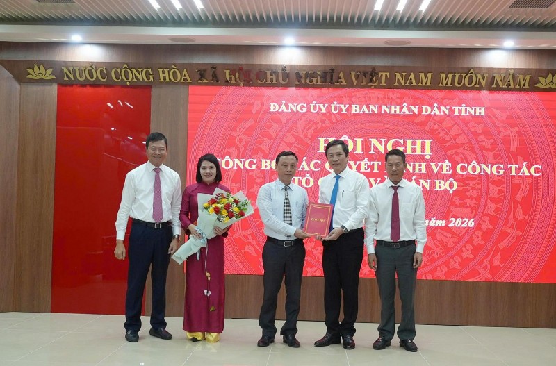 Quảng Trị: Kiện toàn tổ chức Đảng, công bố các quyết định về công tác cán bộ thuộc Đảng bộ UBND tỉnh Quảng Trị: Kiện toàn tổ chức Đảng, công bố các quyết định về công tác cán bộ thuộc Đảng bộ UBND tỉnh