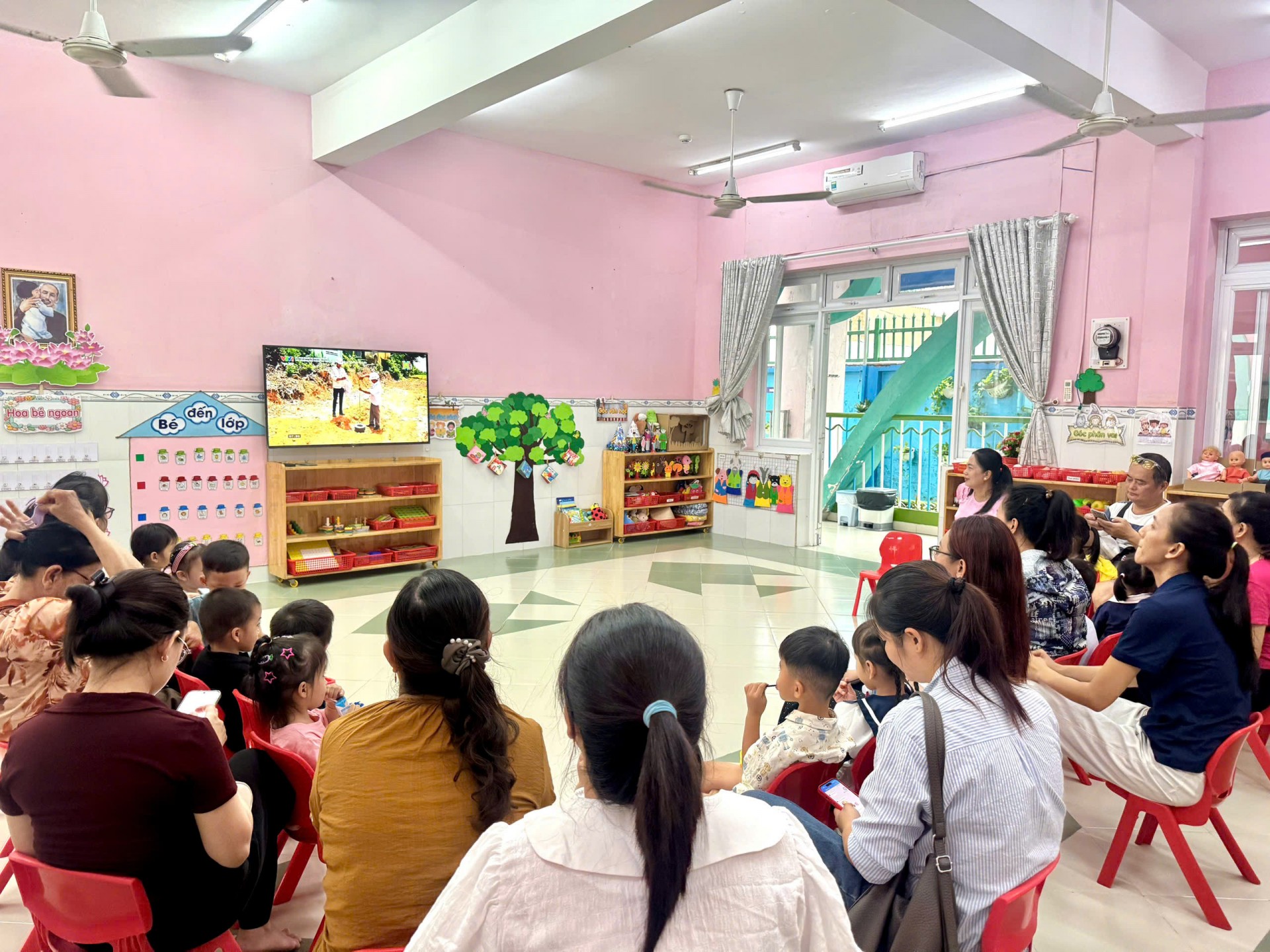 Rộn ràng ngày khai giảng năm học mới tại Trường Mầm non Họa Mi 1