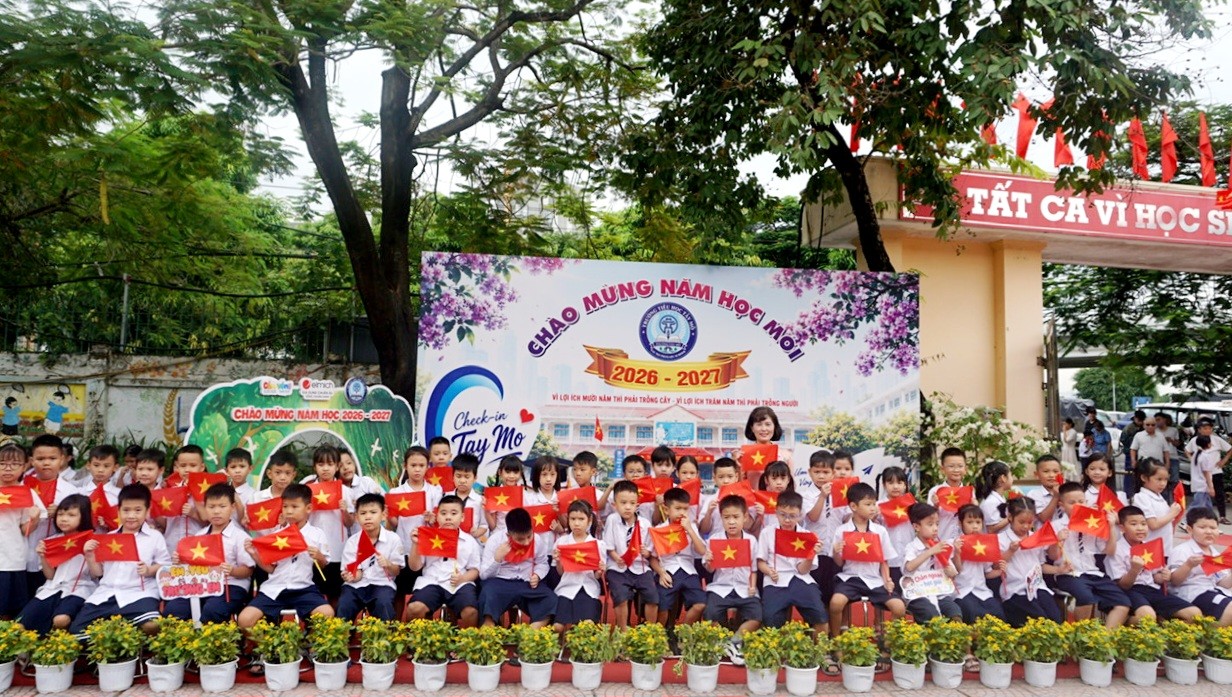 Rộn rã tiếng trống trường: Trường Tiểu học Tây Mỗ tưng bừng khai giảng năm học mới 2026 - 2027 Rộn rã tiếng trống trường: Trường Tiểu học Tây Mỗ tưng bừng khai giảng năm học mới 2026 2027
