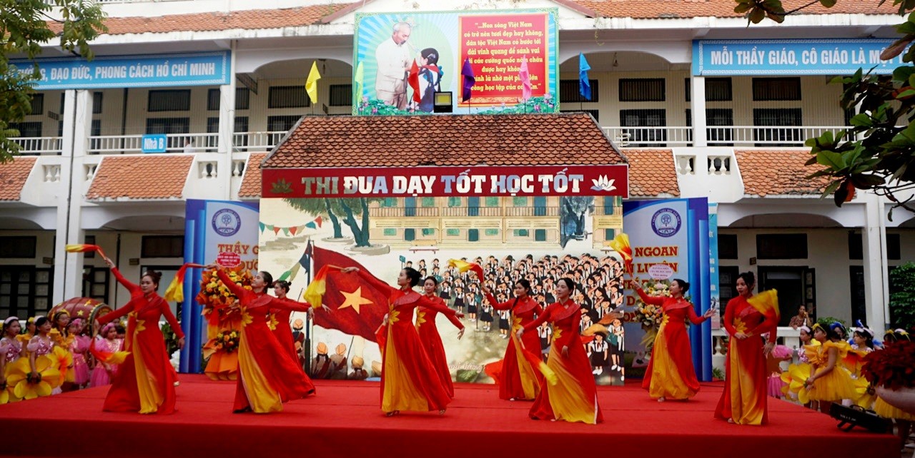 Rộn rã tiếng trống trường: Trường Tiểu học Tây Mỗ tưng bừng khai giảng năm học mới 2026 - 2027 Rộn rã tiếng trống trường: Trường Tiểu học Tây Mỗ tưng bừng khai giảng năm học mới 2026 2027