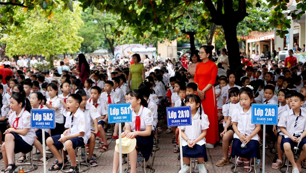 Rộn rã tiếng trống trường: Trường Tiểu học Tây Mỗ tưng bừng khai giảng năm học mới 2026 - 2027 Rộn rã tiếng trống trường: Trường Tiểu học Tây Mỗ tưng bừng khai giảng năm học mới 2026 2027