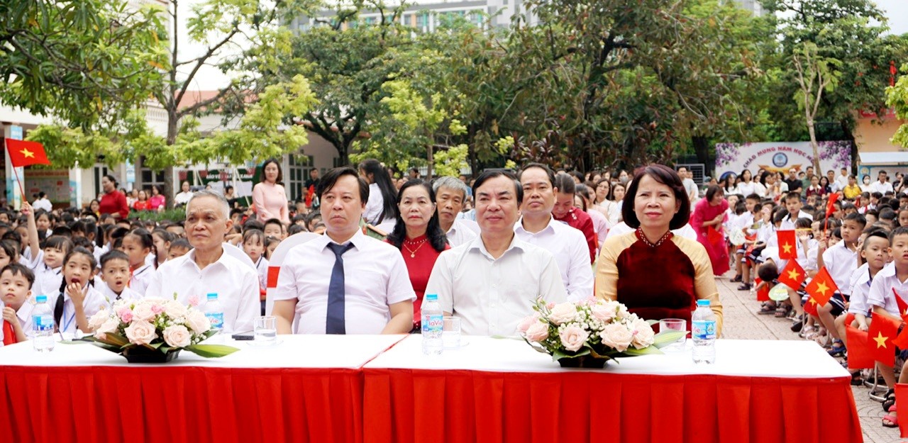 Rộn rã tiếng trống trường: Trường Tiểu học Tây Mỗ tưng bừng khai giảng năm học mới 2026 - 2027 Rộn rã tiếng trống trường: Trường Tiểu học Tây Mỗ tưng bừng khai giảng năm học mới 2026 2027