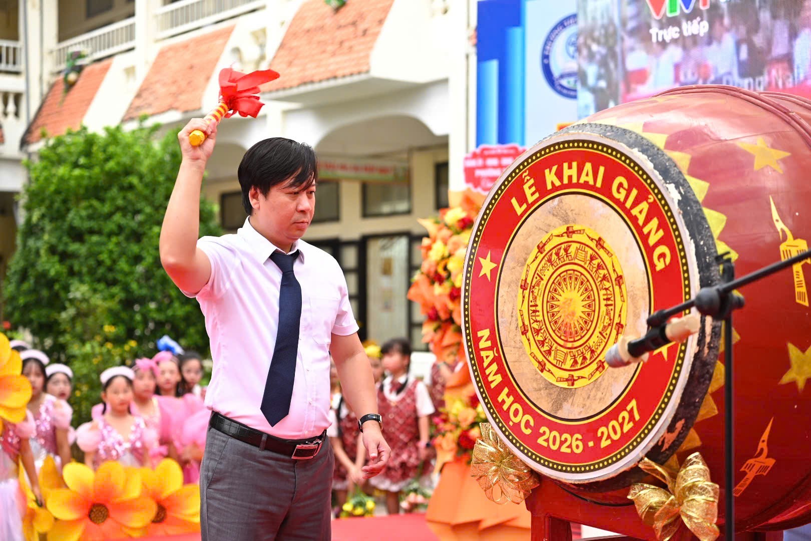 Rộn rã tiếng trống trường: Trường Tiểu học Tây Mỗ tưng bừng khai giảng năm học mới 2026 - 2027 Rộn rã tiếng trống trường: Trường Tiểu học Tây Mỗ tưng bừng khai giảng năm học mới 2026 2027