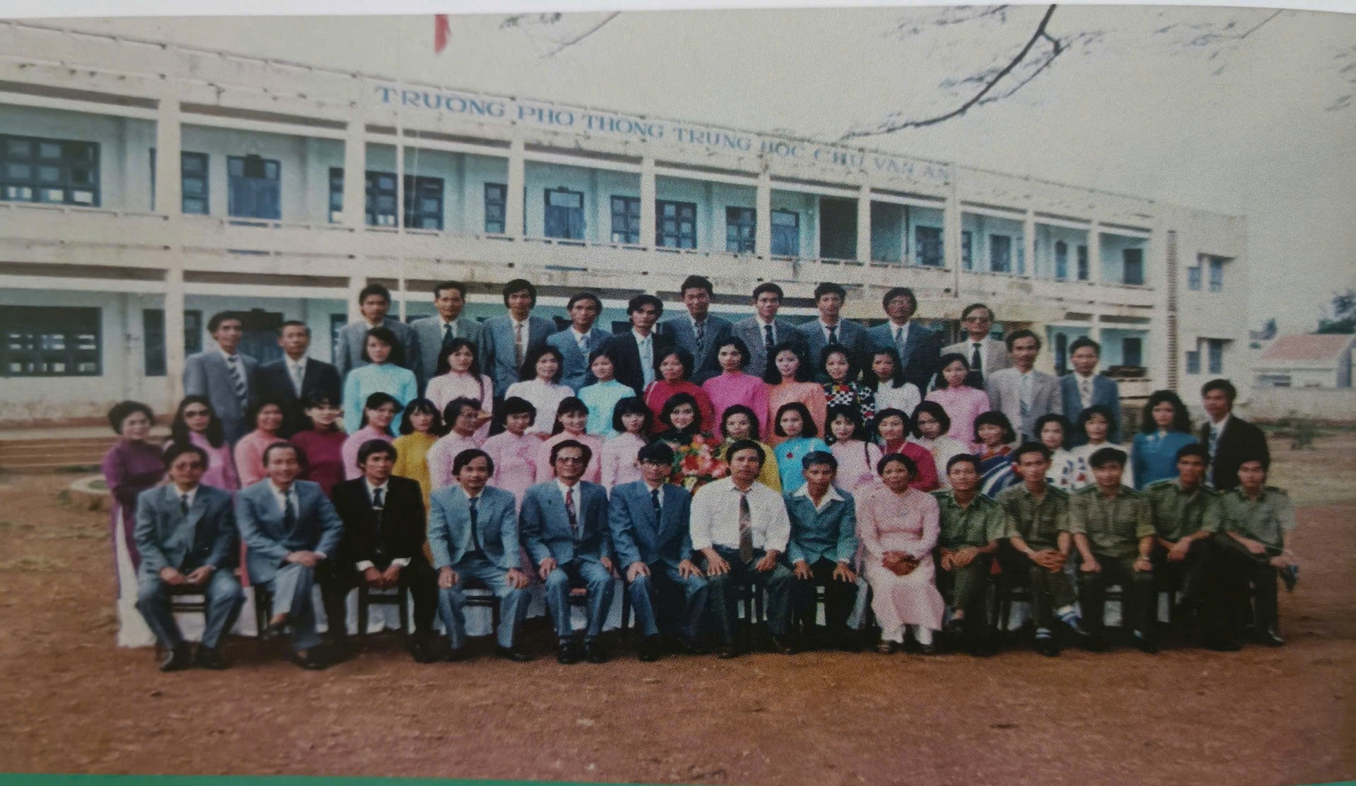 Đắk Lắk: Trường THPT Chu Văn An – 40 năm bền bỉ vun đắp truyền thống, khát vọng vươn lên Đắk Lắk: Trường THPT Chu Văn An – 40 năm bền bỉ vun đắp truyền thống, khát vọng vươn lên
