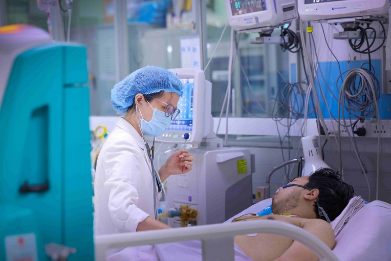Người có bệnh nền cần cẩn trọng khi mắc sốt xuất huyết Dengue Người có bệnh nền cần cẩn trọng khi mắc sốt xuất huyết Dengue