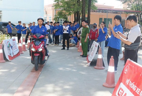 Lâm Đồng: Triển khai chiến dịch đào tạo kỹ năng lái xe mô tô, xe gắn máy an toàn