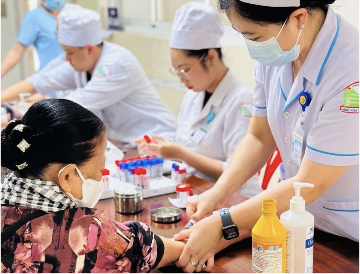 Khám sức khỏe định kỳ cho người cao tuổi tại Bệnh viện II Lâm Đồng