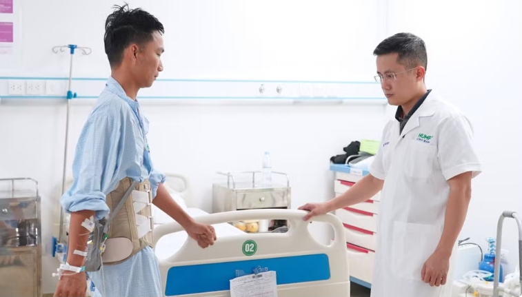 Mổ trượt đốt sống nhờ nội soi một cổng Mổ trượt đốt sống nhờ nội soi một cổng