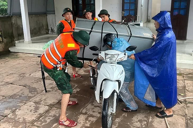 Quảng Trị: Chủ động sơ tán người dân trước diễn biến mưa lũ phức tạp Quảng Trị: Chủ động sơ tán người dân trước diễn biến mưa lũ phức tạp