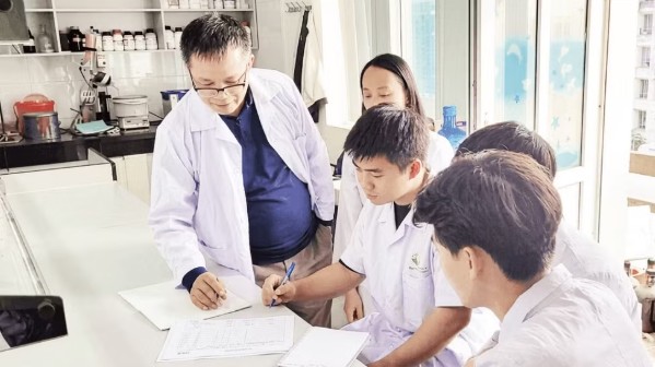 Giải pháp hỗ trợ điều trị ung thư từ cây gừng gió