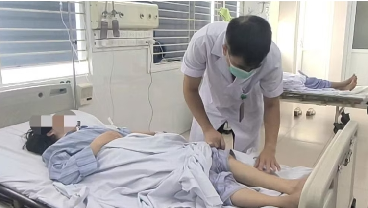 Sốt xuất huyết dễ nhầm cảm sốt, người có bệnh nền cần đặc biệt lưu ý Sốt xuất huyết dễ nhầm cảm sốt, người có bệnh nền cần đặc biệt lưu ý