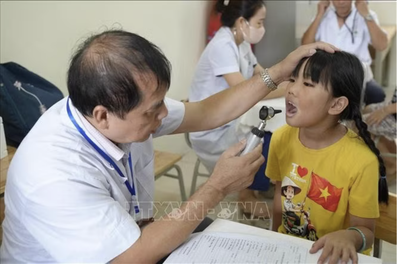 Đẩy nhanh việc khám sức khỏe toàn dân Đẩy nhanh việc khám sức khỏe toàn dân