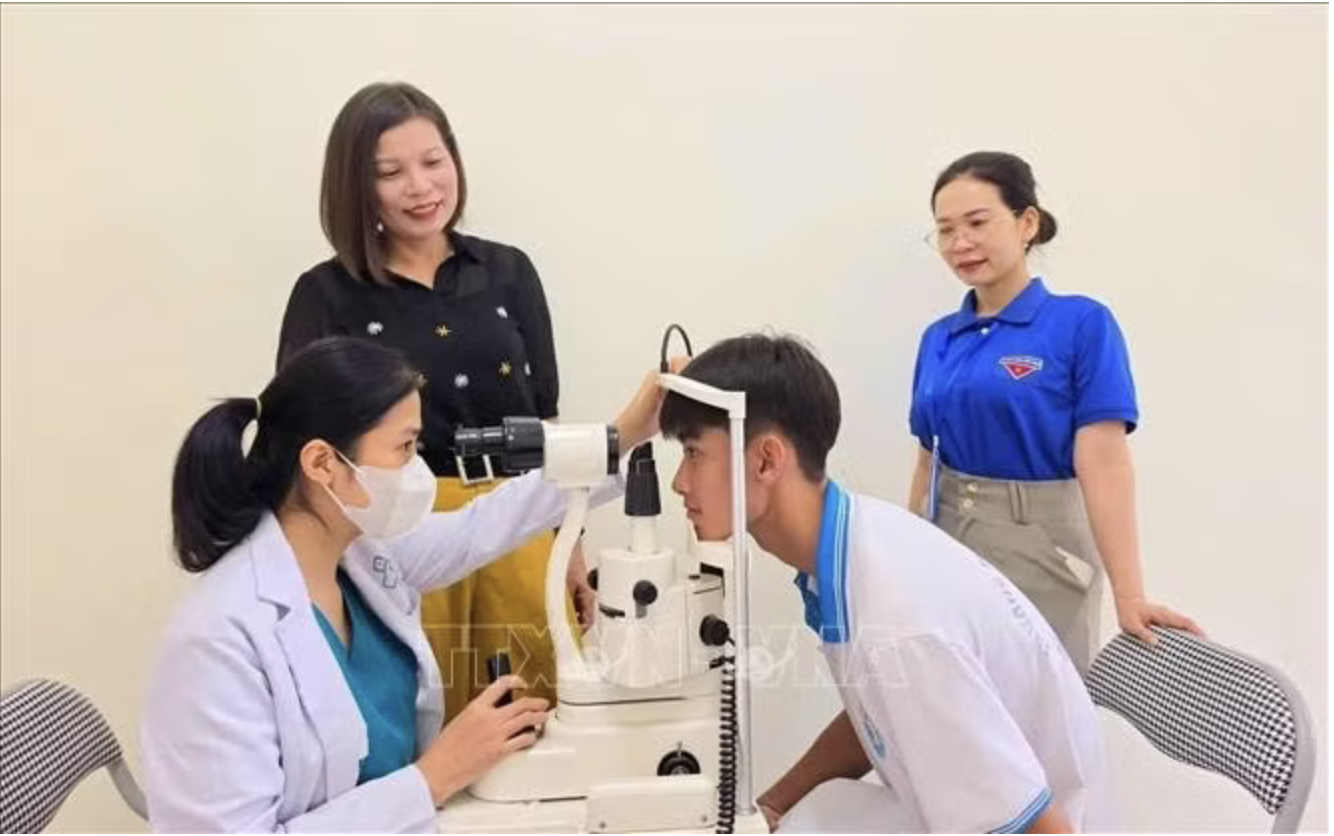 Đẩy nhanh việc khám sức khỏe toàn dân Đẩy nhanh việc khám sức khỏe toàn dân