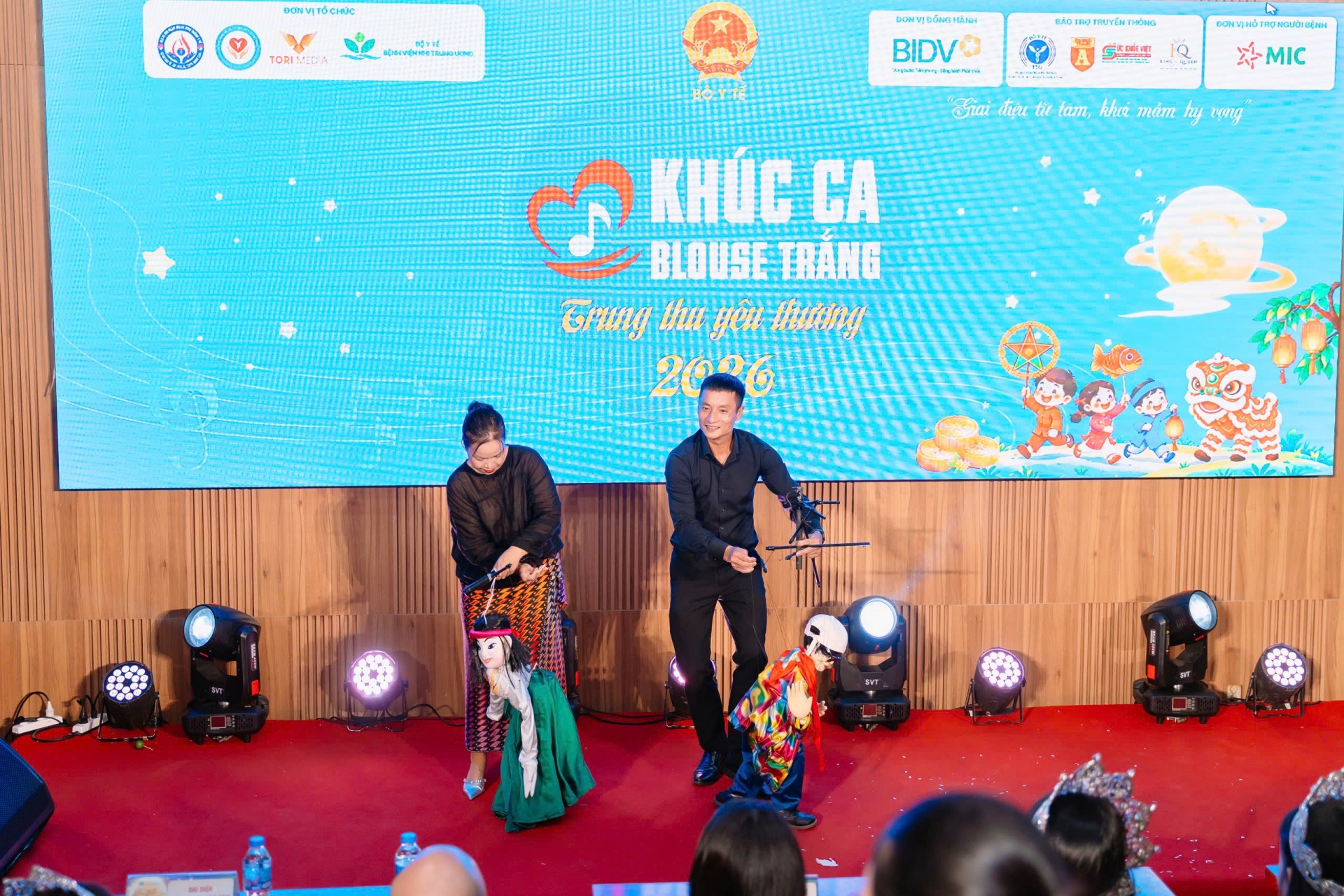 Rộn Ràng Và Ấm Áp Chương Trình Nghệ Thuật Thiện Nguyện “Khúc Ca Blouse Trắng – Trung Thu Yêu Thương 2026” Tại Bệnh Viện Nhi Trung Ương Rộn Ràng Và Ấm Áp Chương Trình Nghệ Thuật Thiện Nguyện “Khúc Ca Blouse Trắng – Trung Thu Yêu Thương 2026” Tại Bệnh Viện Nhi Trung Ương