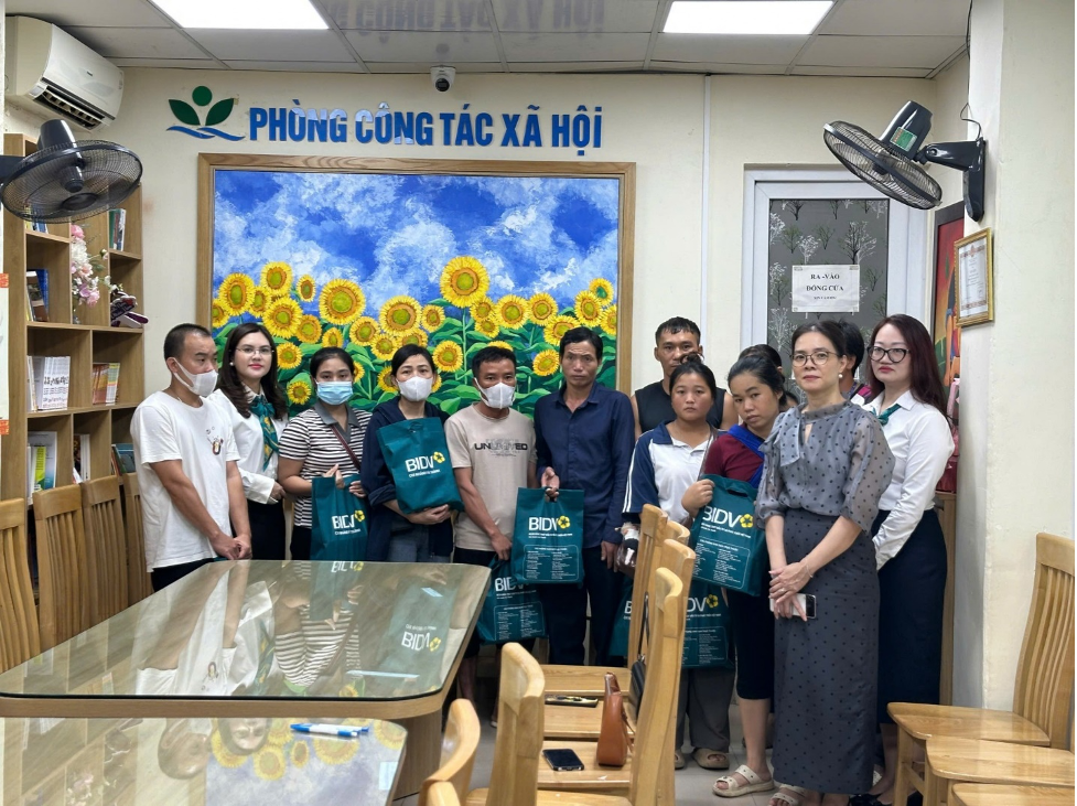 Rộn ràng và ấm áp Chương trình Nghệ thuật thiện nguyện “Khúc ca Blouse trắng – Trung thu yêu thương 2026” tại Bệnh viện Nhi Trung Ương Rộn ràng và ấm áp Chương trình Nghệ thuật thiện nguyện “Khúc ca Blouse trắng – Trung thu yêu thương 2026” tại Bệnh viện Nhi Trung Ương