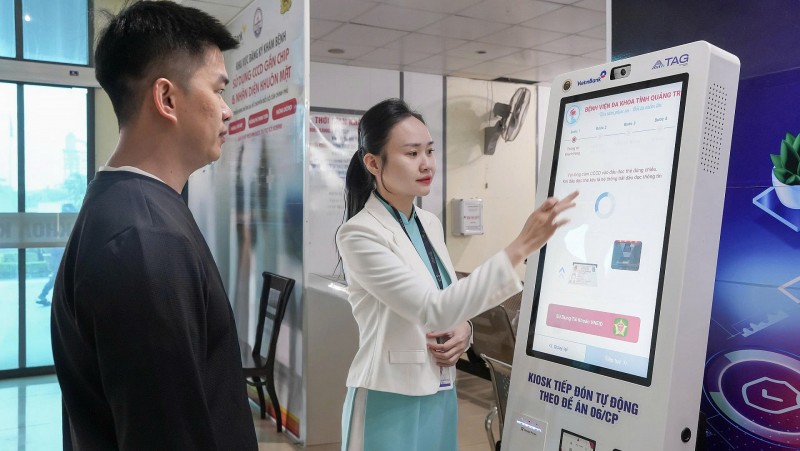 Bệnh viện Đa khoa tỉnh Quảng Trị: Chuyển đổi số hướng đến thuận tiện, minh bạch cho người bệnh Bệnh viện Đa khoa tỉnh Quảng Trị: Chuyển đổi số hướng đến thuận tiện, minh bạch cho người bệnh