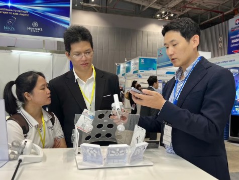 Hiện đại hóa ngành y để chăm sóc tốt hơn sức khỏe nhân dân