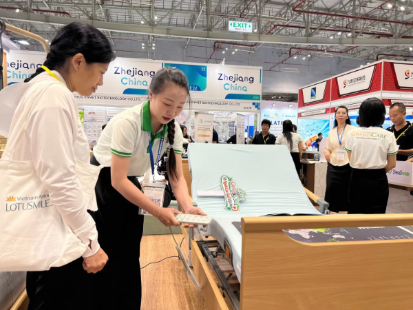 Hiện đại hóa ngành y để chăm sóc tốt hơn sức khỏe nhân dân Hiện đại hóa ngành y để chăm sóc tốt hơn sức khỏe nhân dân