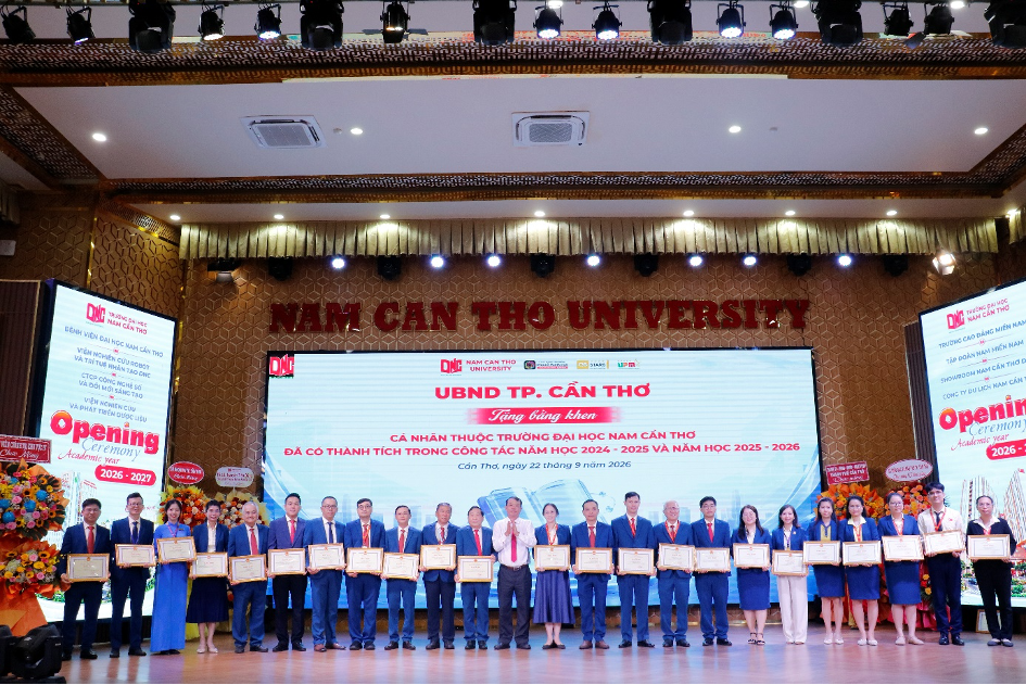 Trường đại học Nam Cần Thơ: Nỗ lực Đổi mới sáng tạo - Khai phóng - Liên ngành - Hội nhập - Phụng sự cộng đồng Trường đại học Nam Cần Thơ: Nỗ lực Đổi mới sáng tạo - Khai phóng - Liên ngành - Hội nhập - Phụng sự cộng đồng