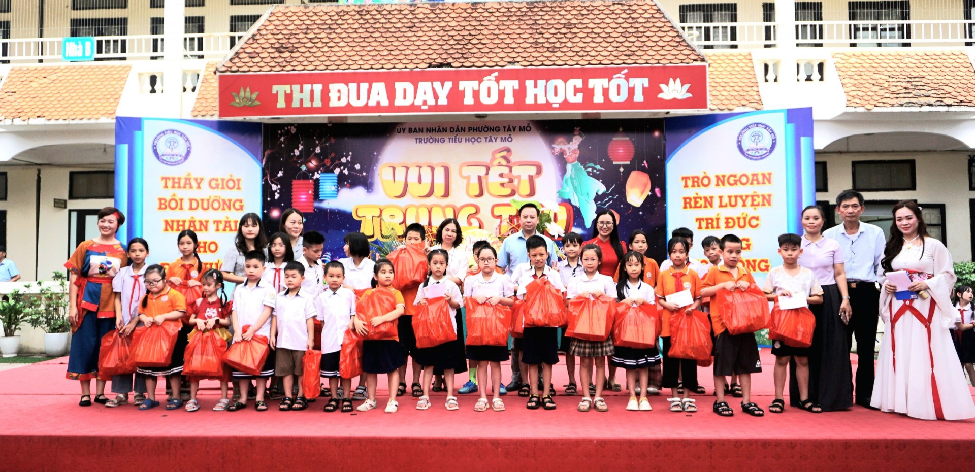 Rực rỡ và ấm áp chương trình “Vui Tết Trung thu 2026” tại Trường Tiểu học Tây Mỗ Hà Nội, tháng 9 năm 2026 Rực rỡ và ấm áp chương trình “Vui Tết Trung thu 2026” tại Trường Tiểu học Tây Mỗ, Hà Nội