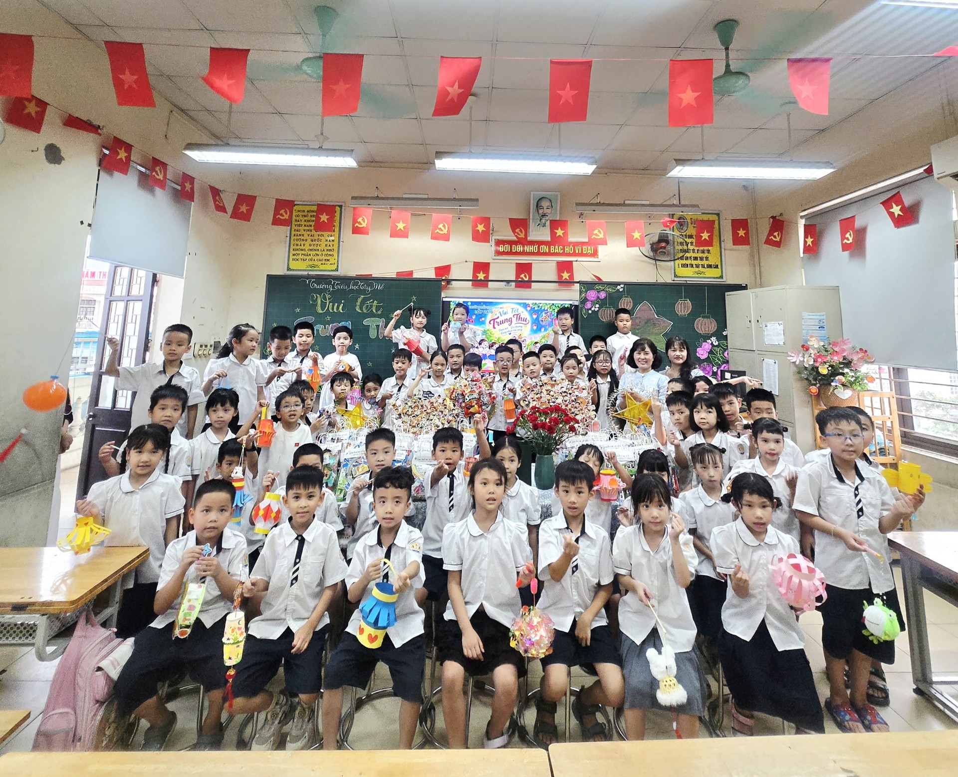 Rực rỡ và ấm áp chương trình “Vui Tết Trung thu 2026” tại Trường Tiểu học Tây Mỗ Hà Nội, tháng 9 năm 2026 Rực rỡ và ấm áp chương trình “Vui Tết Trung thu 2026” tại Trường Tiểu học Tây Mỗ, Hà Nội