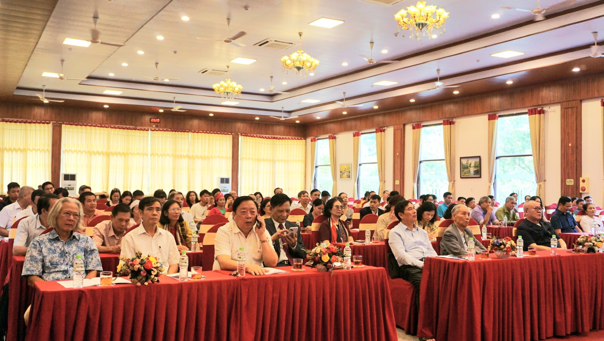 Hội thảo Giải pháp xây dựng hệ thống Hội Nam Y Việt Nam: Nâng tầm y học cổ truyền trong kỷ nguyên vươn mình của dân tộc Hội thảo Giải pháp xây dựng hệ thống Hội Nam Y Việt Nam: Nâng tầm y học cổ truyền trong kỷ nguyên vươn mình của dân tộc