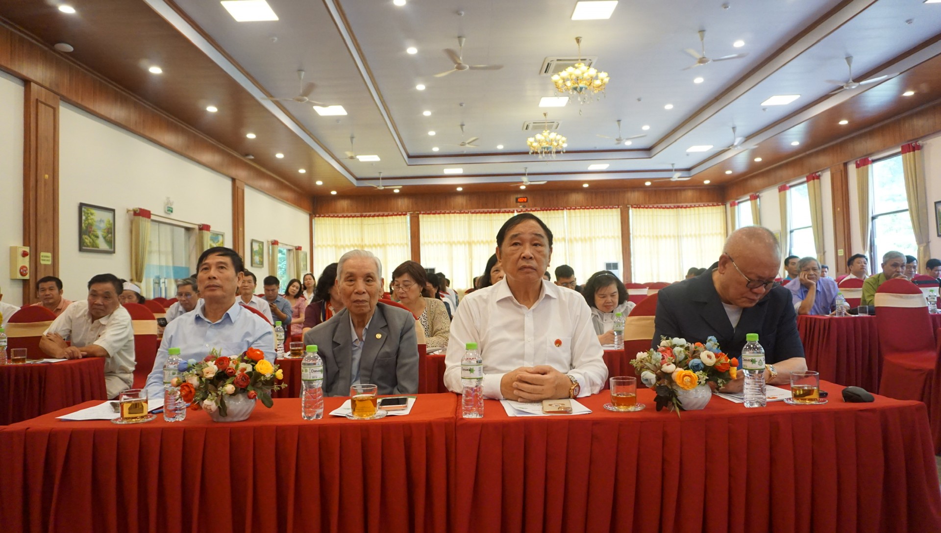 Hội thảo Giải pháp xây dựng hệ thống Hội Nam Y Việt Nam: Nâng tầm y học cổ truyền trong kỷ nguyên vươn mình của dân tộc Hội thảo Giải pháp xây dựng hệ thống Hội Nam Y Việt Nam: Nâng tầm y học cổ truyền trong kỷ nguyên vươn mình của dân tộc