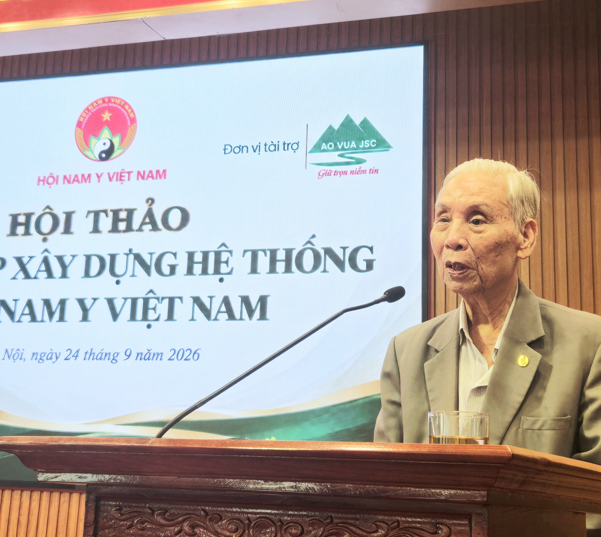 Hội thảo Giải pháp xây dựng hệ thống Hội Nam Y Việt Nam: Nâng tầm y học cổ truyền trong kỷ nguyên vươn mình của dân tộc Hội thảo Giải pháp xây dựng hệ thống Hội Nam Y Việt Nam: Nâng tầm y học cổ truyền trong kỷ nguyên vươn mình của dân tộc