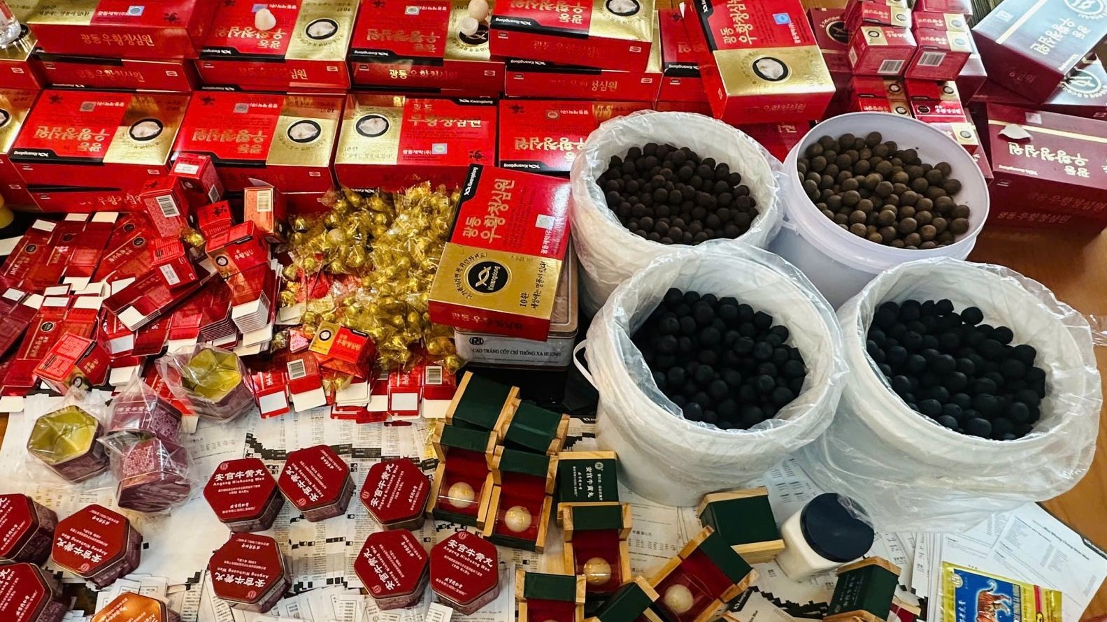 Triệt phá đường dây sản xuất, buôn bán thuốc An Cung và mỹ phẩm nhập ngoại giả quy mô lớn