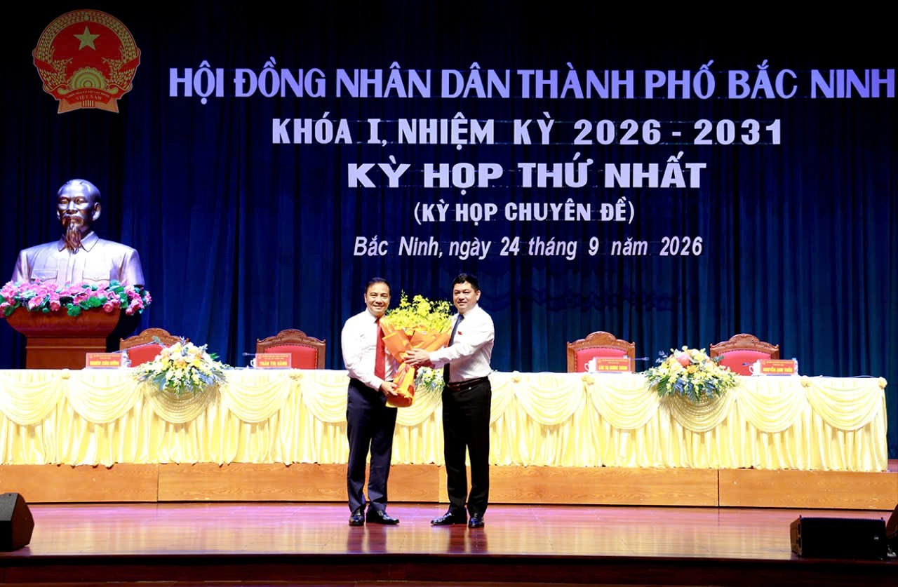 Ông Đào Thanh Trường Phó Giám đốc Đại học Quốc gia Hà Nội, được bầu giữ chức Phó Chủ tịch UBND thành phố tại kỳ họp thứ Nhất HĐND thành phố Bắc Ninh khóa I. Ông Đào Thanh Trường Phó Giám đốc Đại học Quốc gia Hà Nội, được bầu giữ chức Phó Chủ tịch UBND thành phố tại kỳ họp thứ Nhất HĐND thành phố Bắc Ninh k