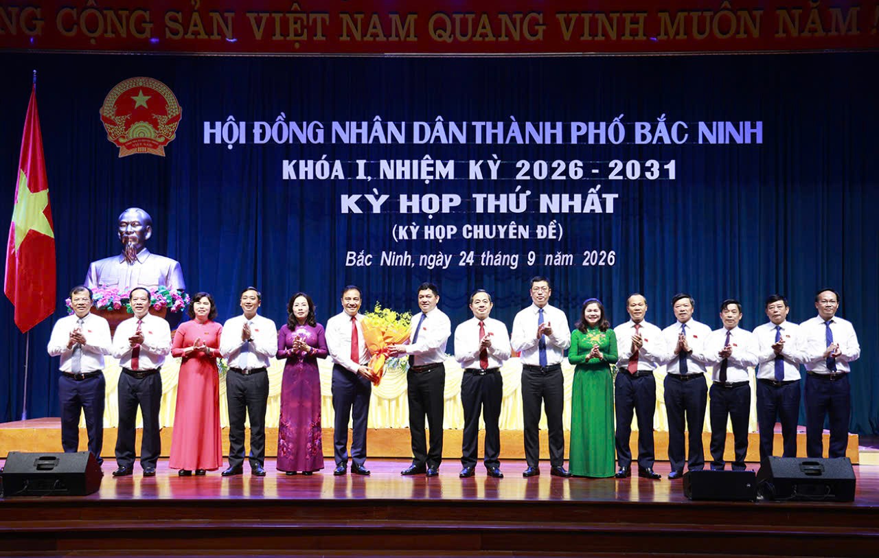 Ông Đào Thanh Trường Phó Giám đốc Đại học Quốc gia Hà Nội, được bầu giữ chức Phó Chủ tịch UBND thành phố tại kỳ họp thứ Nhất HĐND thành phố Bắc Ninh khóa I. Ông Đào Thanh Trường Phó Giám đốc Đại học Quốc gia Hà Nội, được bầu giữ chức Phó Chủ tịch UBND thành phố tại kỳ họp thứ Nhất HĐND thành phố Bắc Ninh k