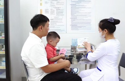 Lần đầu có vaccine phòng tay chân miệng cho trẻ từ 2 tháng tuổi
