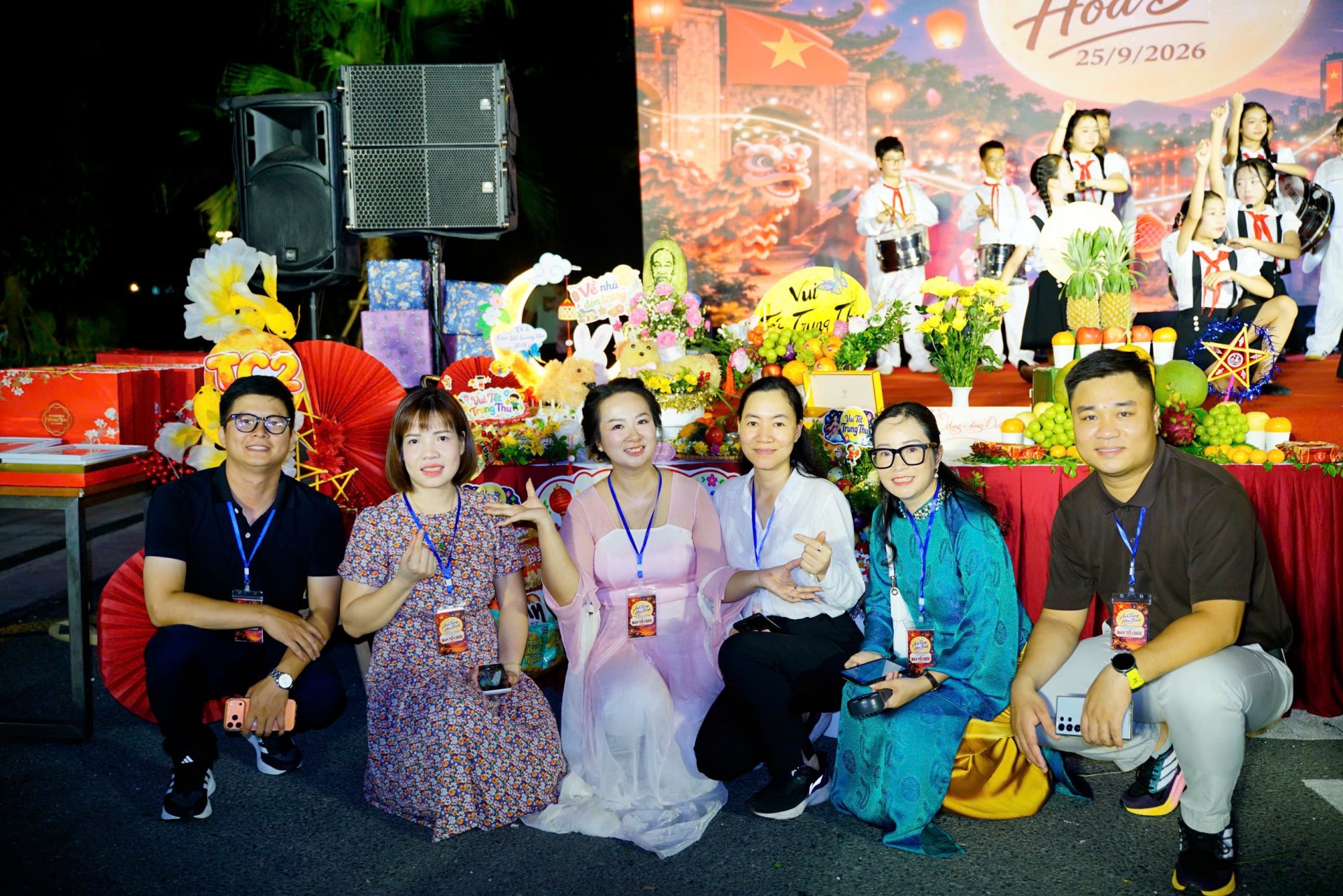 Rộn ràng Đêm hội “Ánh trăng hòa bình” tại Tổ dân phố 14, phường Tây Mỗ Rộn ràng Đêm hội “Ánh trăng hòa bình” tại Tổ dân phố 14, phường Tây Mỗ