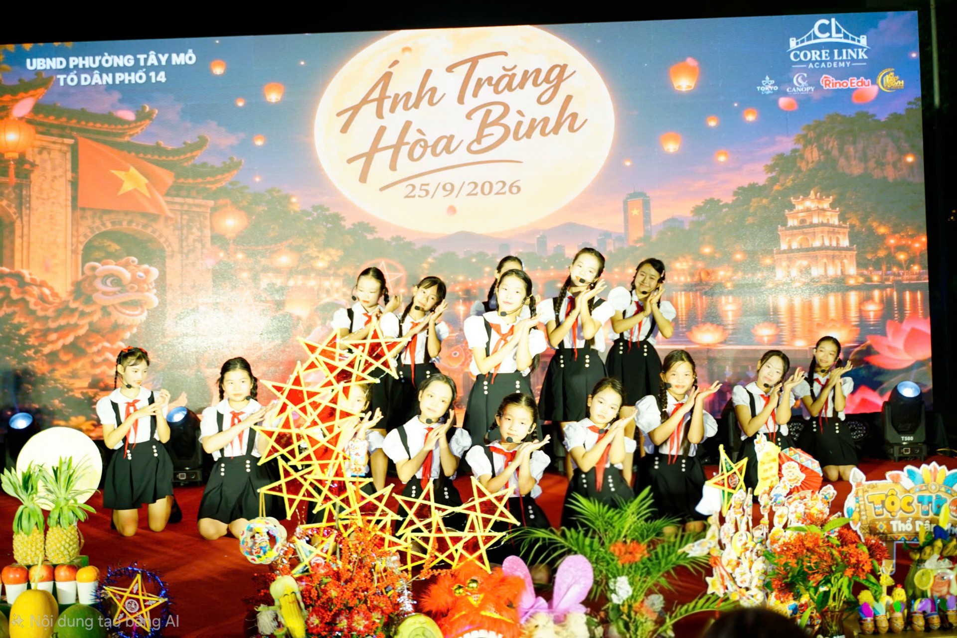 Rộn ràng Đêm hội “Ánh trăng hòa bình” tại Tổ dân phố 14, phường Tây Mỗ Rộn ràng Đêm hội “Ánh trăng hòa bình” tại Tổ dân phố 14, phường Tây Mỗ