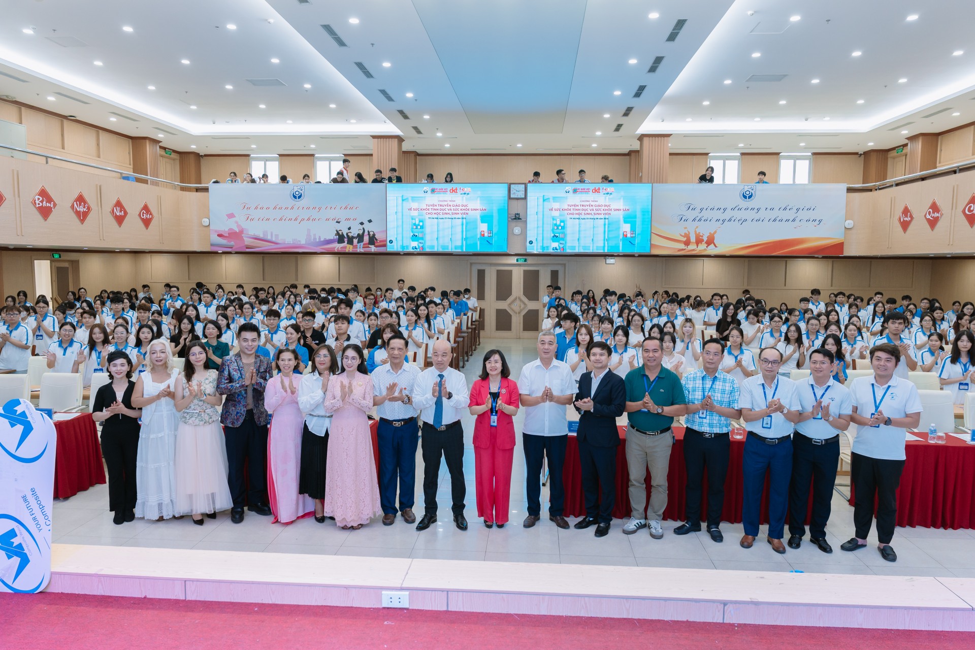 Trang bị kiến thức sức khỏe sinh sản cho giới trẻ: Khi 