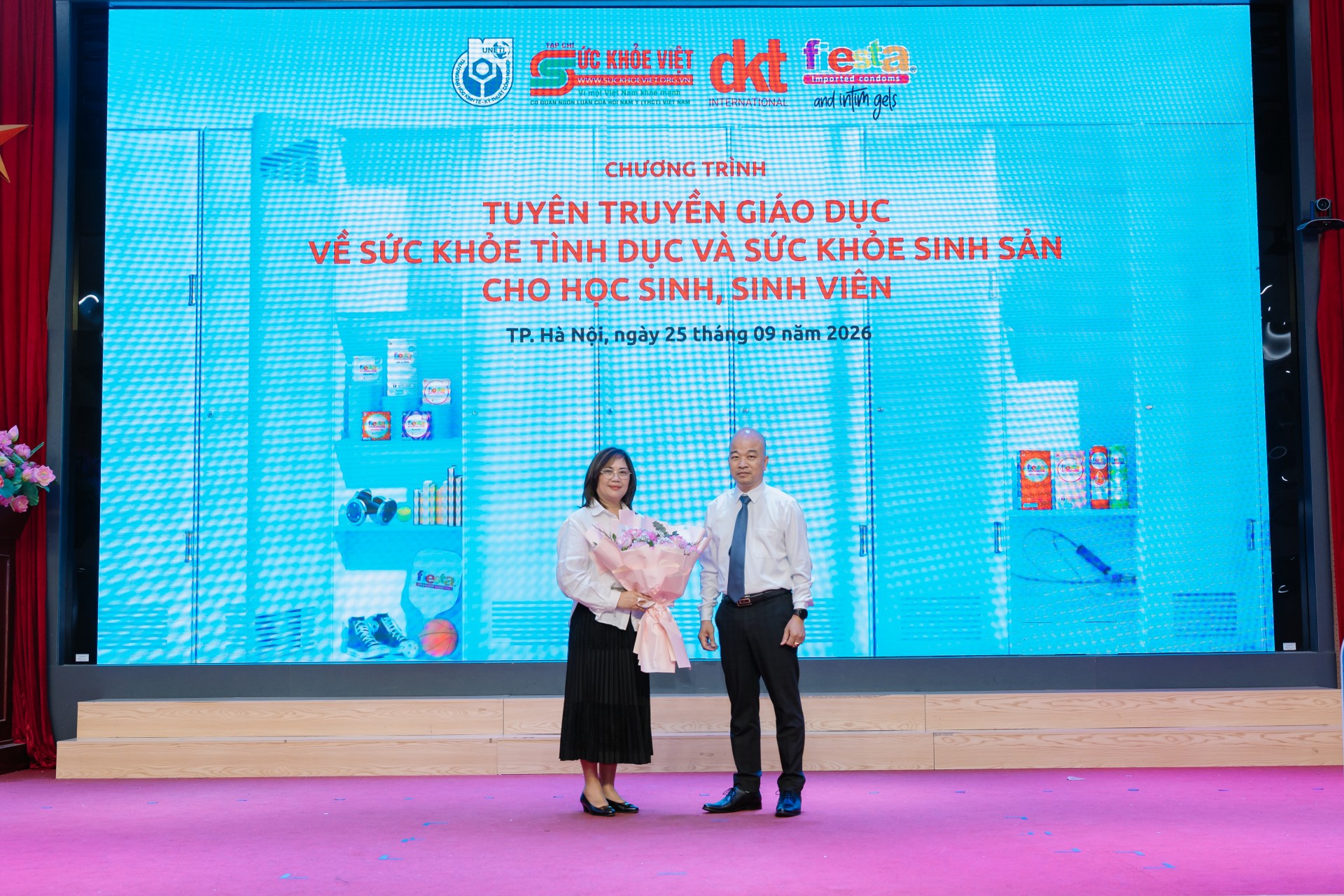 Trang bị kiến thức sức khỏe sinh sản cho giới trẻ: Khi 