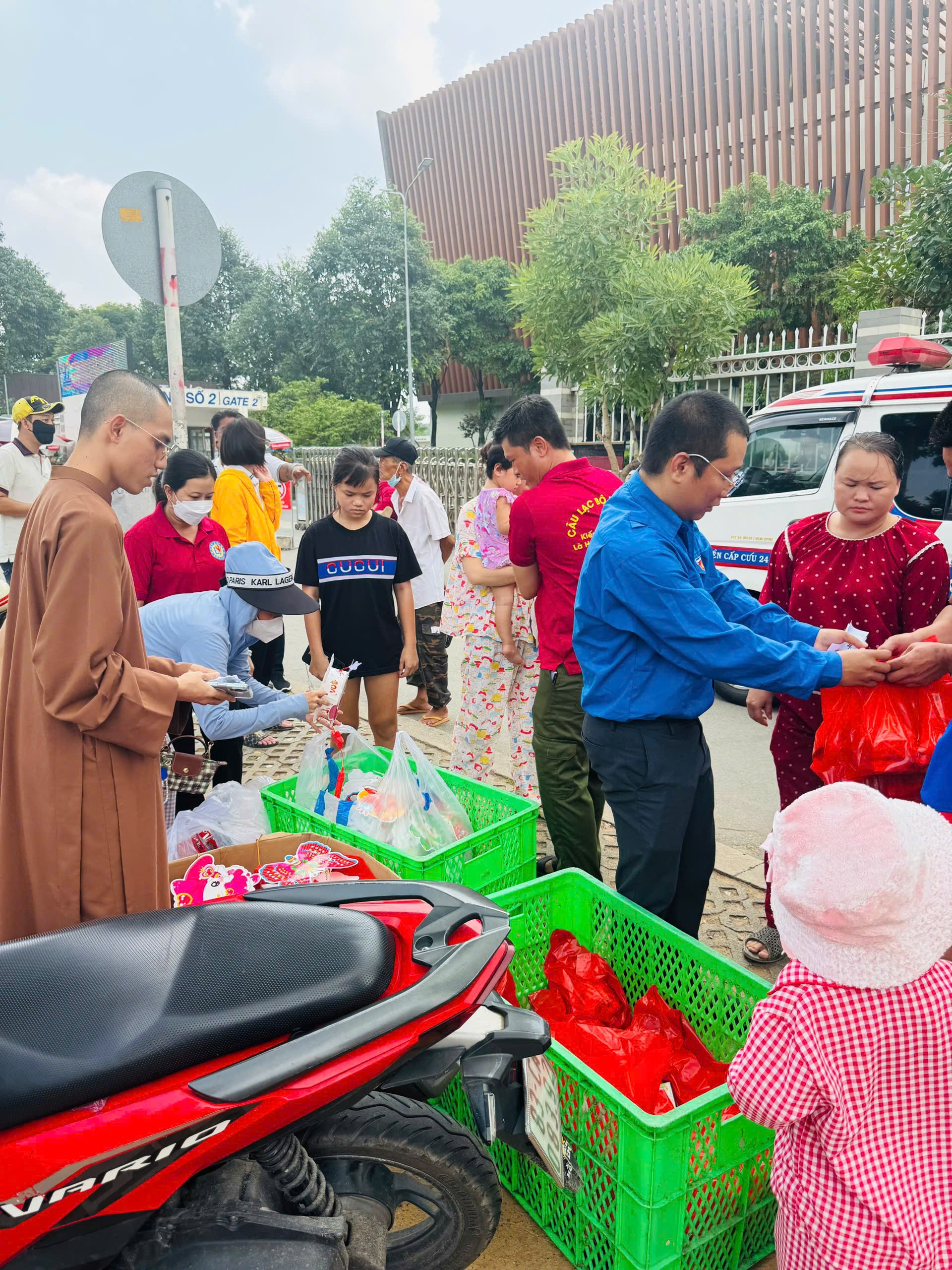 Trao yêu thương đến các bệnh nhi và bệnh nhân ung thư tại Bệnh viện Ung Bướu cơ sở 2