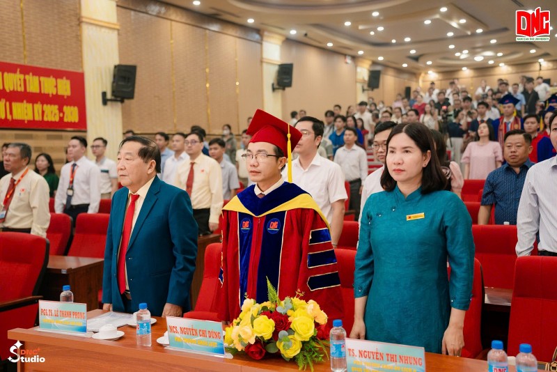 Trường Đại học Nam Cần Thơ: Đẩy mạnh đào tạo sau đại học, gắn tri thức với thực tiễn Trường Đại học Nam Cần Thơ: Đẩy mạnh đào tạo sau đại học, gắn tri thức với thực tiễn