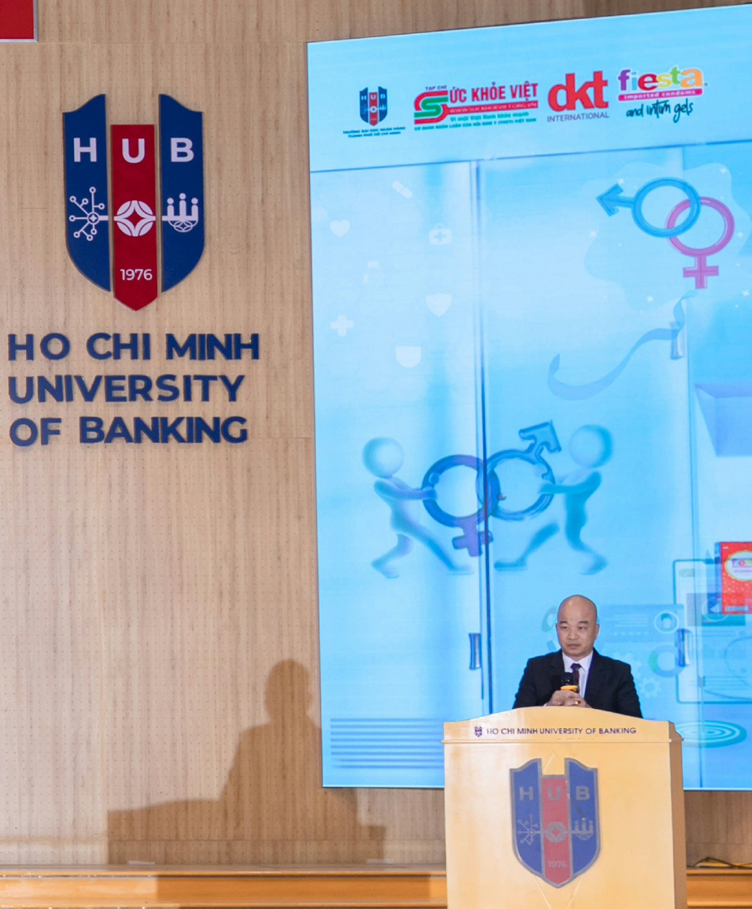 Trường Đại học Ngân hàng TP.HCM với chương trình truyền thông giáo dục Sức khỏe Tình dục và Sức khỏe Sinh sản “Chuyện khó nói to”