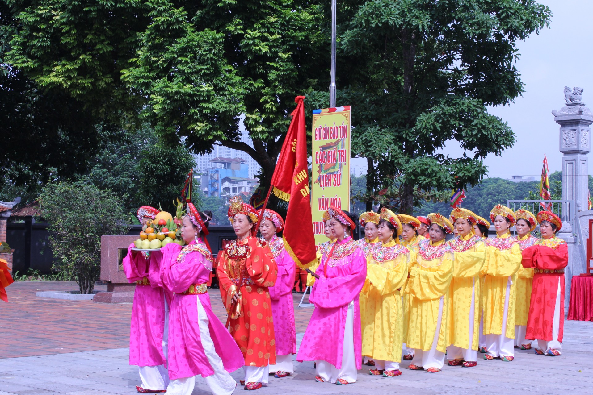 Về Linh Đàm nghe chuyện Thủy thần cứu dân và trọn vẹn niềm vui Trung thu cho trẻ nhỏ Về Linh Đàm nghe chuyện Thủy thần cứu dân và trọn vẹn niềm vui Trung thu cho trẻ nhỏ